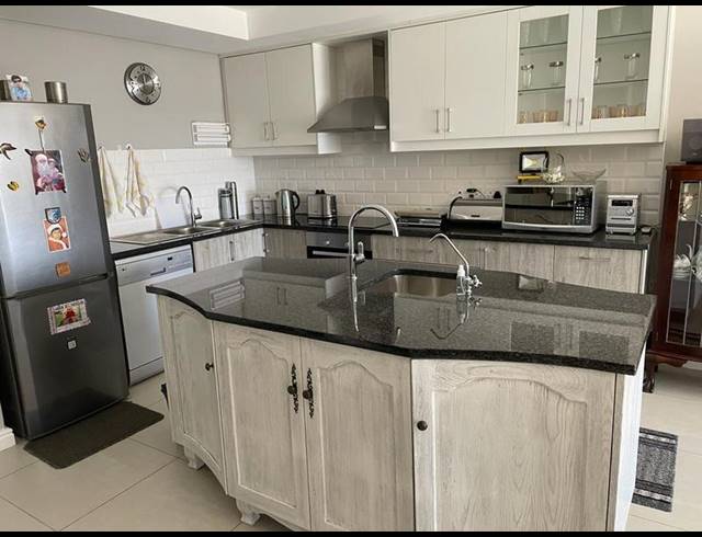 1 BEDROOM APARTMENT FOR SALE IN STELLENRIDGE